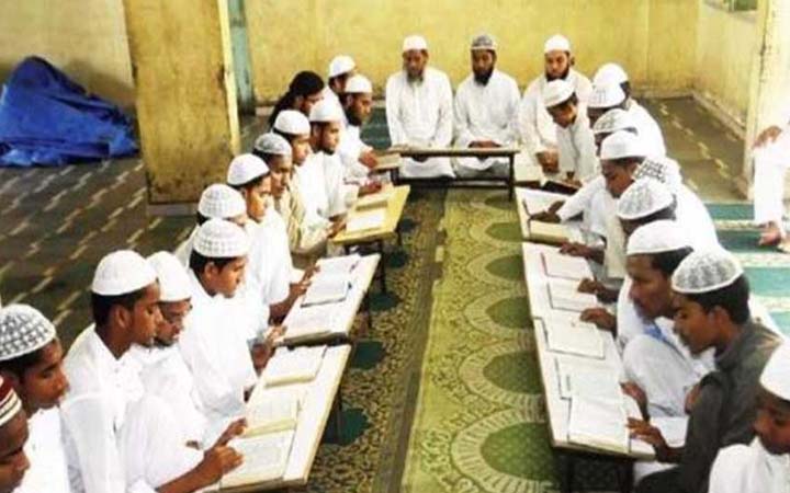 নামফলক ঝোলানোর নির্দেশ সব মাদরাসায়